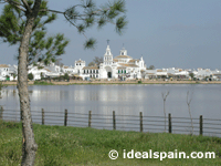 Large lakes in Do&ntilde;ana