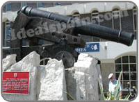 Casemates Square